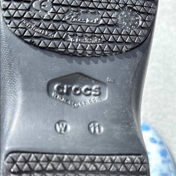 ✨Host pick✨CROCS Dual Comfort   floral clogs - Picture 5 of 10